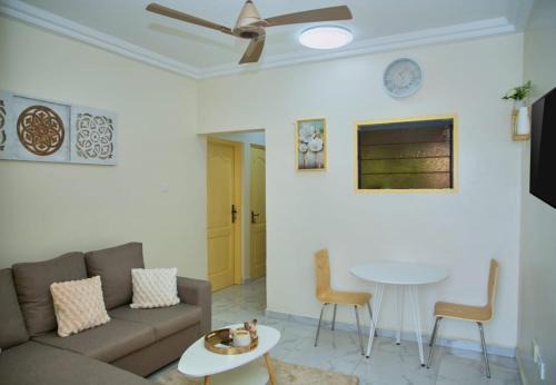 Ngleshi Amanfro Apartamento | BH Apartment