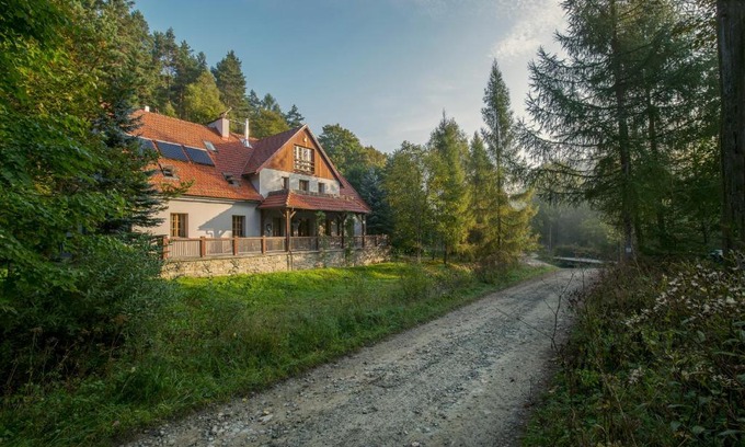 Uscie Gorlickie Casa | Biały Dom W ROPKI