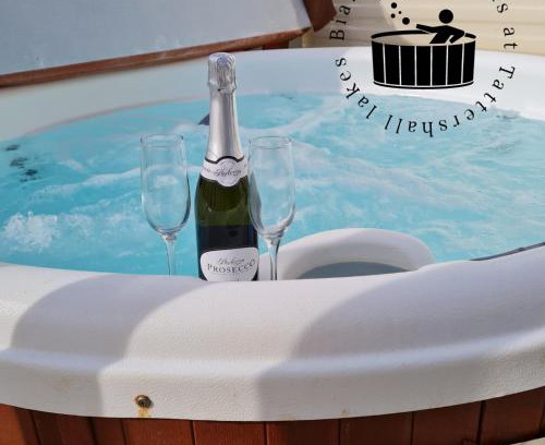 Tattershall Complejo | Bianca and marks 8 berth Caravan with Hot tub