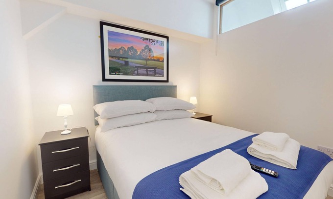 Bicester Apartamento | Bicester Court Lodge The Bure Room | Bicester Holiday Let | 1 Bed & Sleeps 2