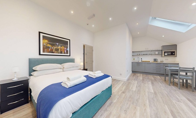 Bicester Apartamento | Bicester Court Lodge The Heritage Room | Bicester Holiday Let | 1 Beds & Sleeps 2