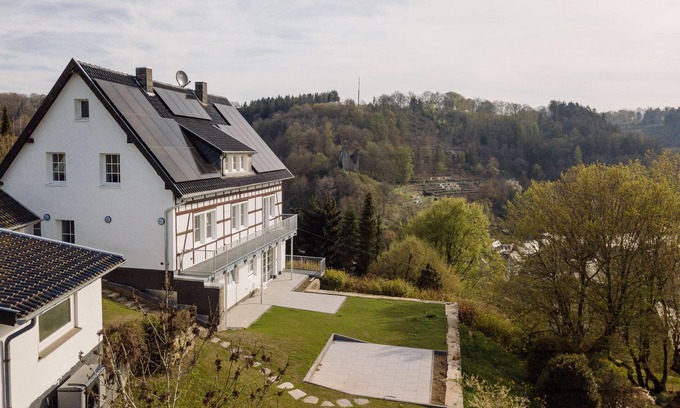 Monschau Apartamento | Bienenhaus 2 - Holiday apartment with a fantastic view of the old town of Monschau