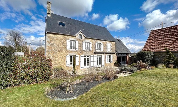 Jullouville Casa | Bienvenue au Gîte Cassa