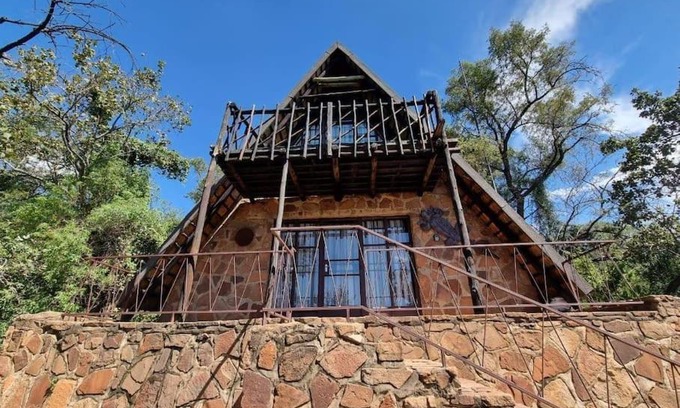 Buffelspoort Chalet De Esquí | Bietjie Bos Chalet
