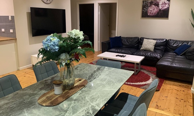 Leichhardt Casa | Big 2 bedroom family size home
