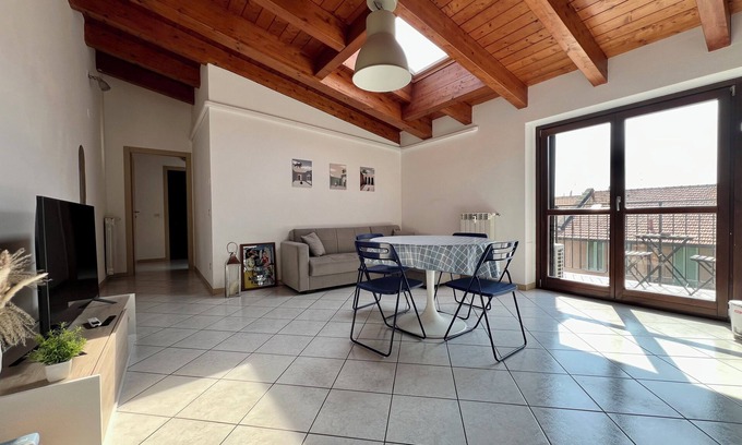 Acquabella Apartamento | BIG Attico Goldoni 2 bathroom [Duomo-M4 Lin Airport]