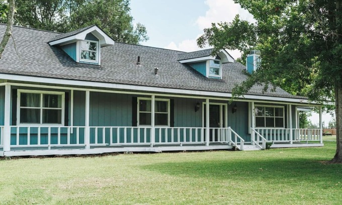 Carlyss Casa | Big Beautiful Family Home Near Park