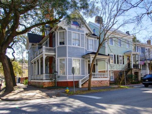 Savannah Victorian District Casa | Big Blue House - Near Forsyth Park - Lower Unit
