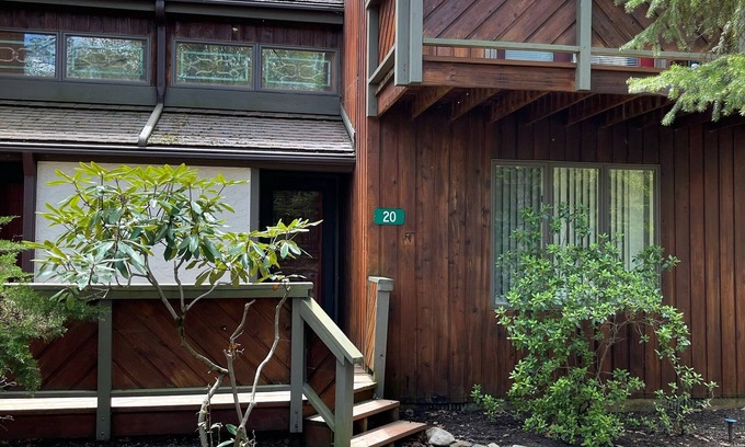 Lake Harmony Casa | Big Boulder Lake Retreat- Summer Lake & Winter Ski
