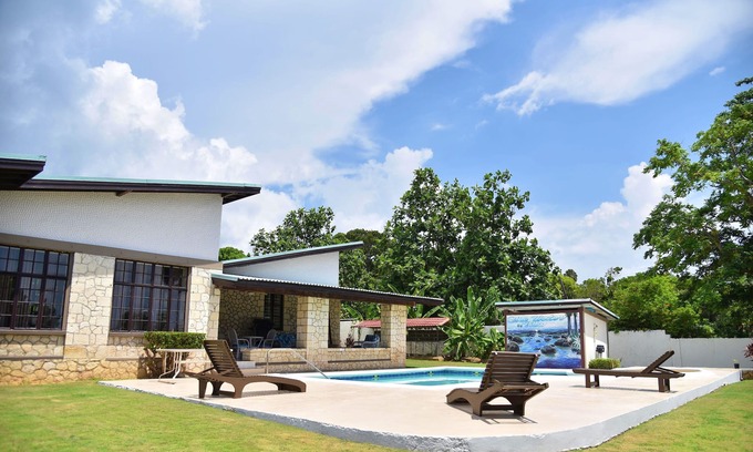 Whitehouse Villa | Villa de 5 dormitorios frente a la playa