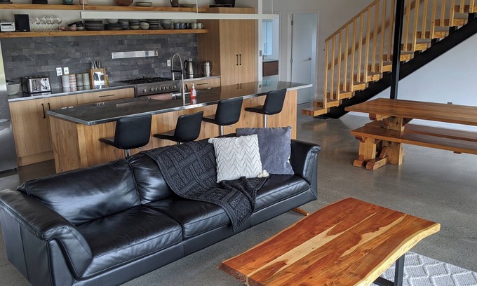 Ohakune Casa | Big family home in Ohakune with spa mountain view