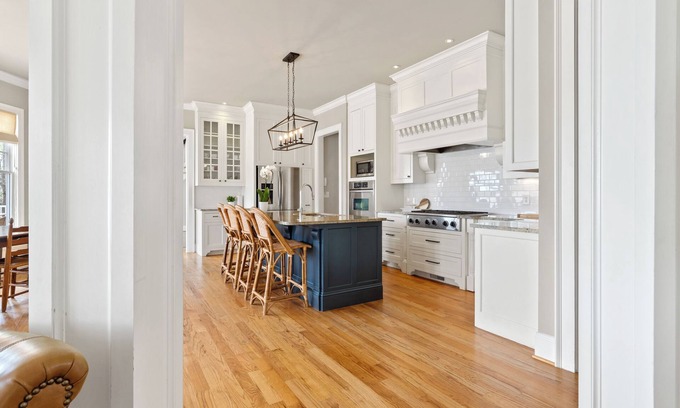 Lake Oconee Casa | BIG family lake house on a private cove on Lake Oconee