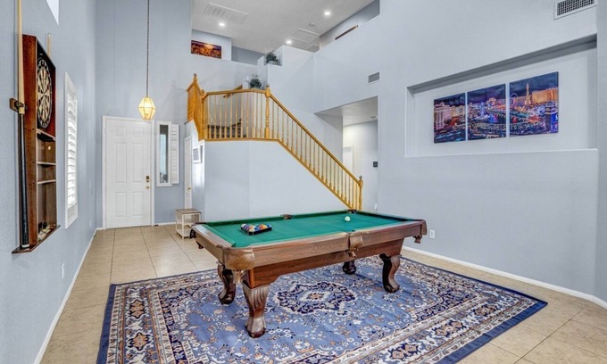 Rhodes Ranch Casa | Big Family: Luxurious, King Beds, Pool Table, Fireplace, Backyard Oasis & More!