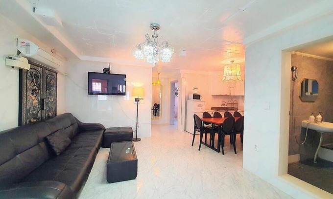 Yeonnam-dong Apartamento | For BigGroup 4BR&5AC&3BATH@Exit3&4