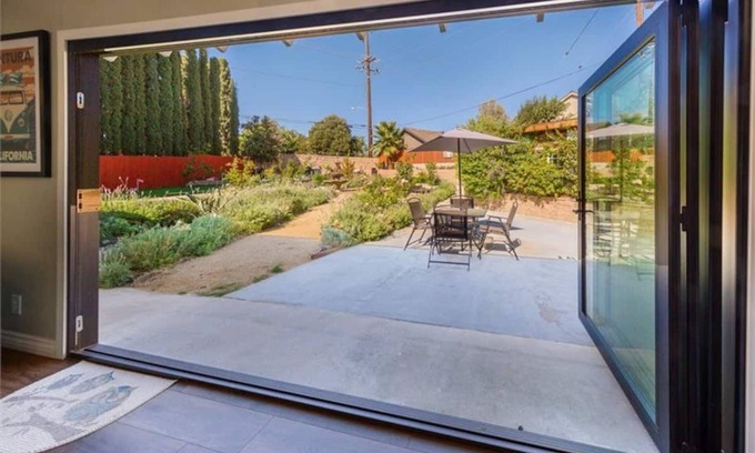 Simi Valley Casa | Big Home with Mini Golf Course Ideal for Long Stay