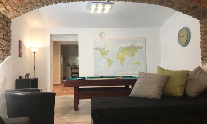 Vrsovice Apartamento | Big Homebase with Billardtable