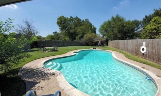 Southbelt/Ellington Casa | “Big Jer’s” with a Cement Pond