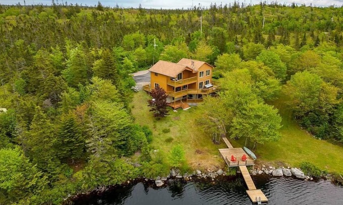 Big Lake Casa | Big Lake Lakeside Villa w Sauna