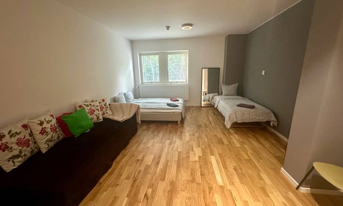 Karrdal Apartamento | Big Studio Apartment in Sollentuna, Stockholm