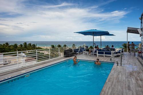 South Beach Apartamento | Big studio with rooftop pool ocean view