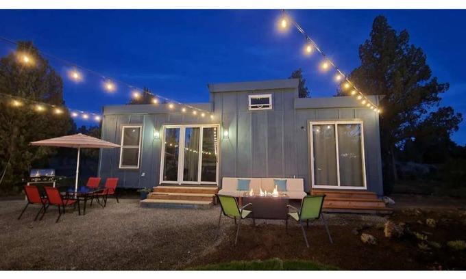 Bend Casa | Big tiny. A spacious tiny house, with extra loft, full kitchen, yard to enjoy.