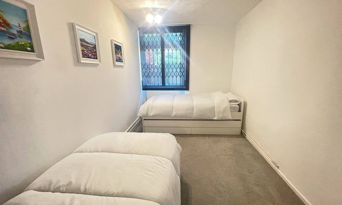 Kennington Casa | BigHouse·Family·Garden·HugeTV·2Baths·FullKitchen