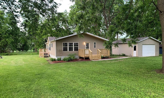Peterson Casa | Bike trail stay near Lanesboro