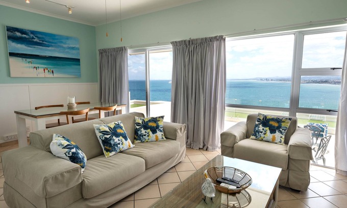 Mountainside Apartamento | Upmarket apartment located on the upper level of a beautiful multi-level Villa.