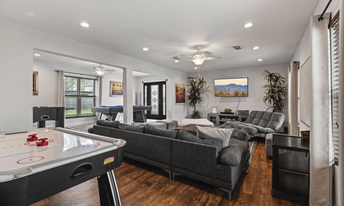 MacGregor Casa | Billiards | Ping-Pong | Foosball