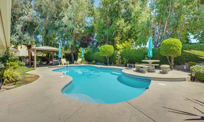 Clovis Casa | Bright Clovis Home w/ Billiards & Private Pool!