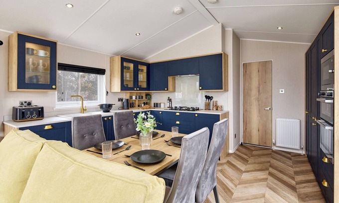 Great Houghton Casa | Billing Aquadrome 2 Bed Hot Tub Caravan MI12