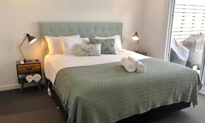Binalong Bay Casa | BINALONG BRAE @ Bay of Fires Two bedroom both with ensuites