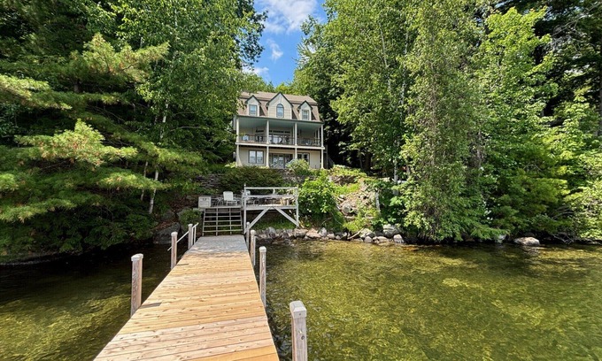Meredith Casa | Binzhaven on Lake Winnipesaukee