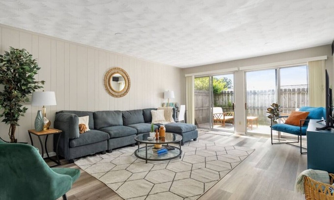 Heath Apartamento | Birch and Oak - 2 BR, King Beds, Patio