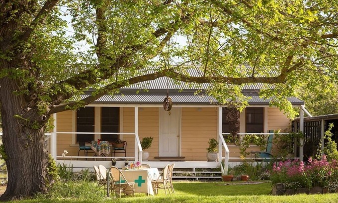 Kyneton Casa | BIRD HOUSE - A ROMANTIC SHACK ON THE EDGE OF PIPER ST