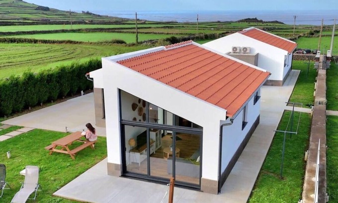 Altares Casa | Bird House by PontaNegraAzores