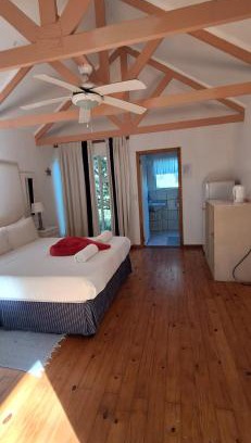 Lopes Otro | Bird watchers paradise, peaceful chalet in shaded resort