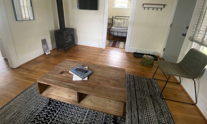 Livingston Casa | Birdies Bungalow on K street