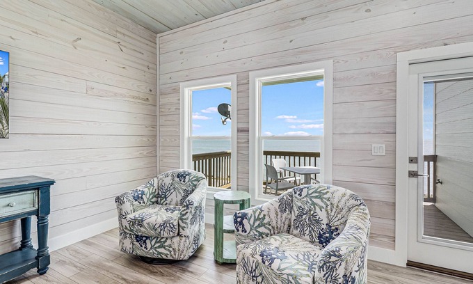Palm Harbor Casa | Birds Eye View Sp163 3 Bedroom Home by RedAwning