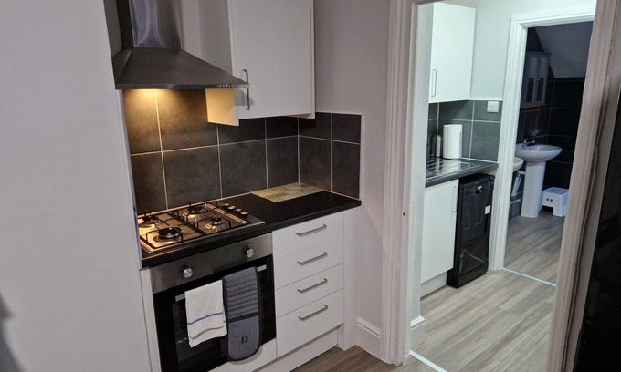 Birtley Casa | Birtley's Amethyst, 3 Bedroom Apt ,sleeps 6 Guest