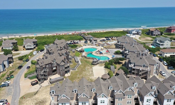Duck Condominio | BIS-Duck Resort - 2BR/2.5BA - Great Pools and Beach!