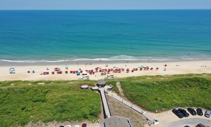 Duck Casa | BIS-Duck Resort - 2BR/2BA - Great Pools and Beach!