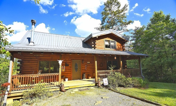 Clyde Cabina | Bison Overlook Lodge ... en un rancho Buffalo de 65 acres!