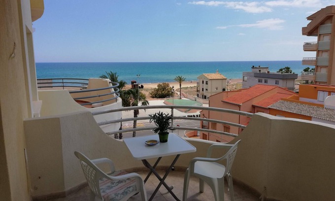 Xeraco Beach Apartamento | Apartamento con wifi, piscina, vistas al mar y acceso a la playa
