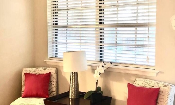 North Little Rock Casa | Biz Travelers Feel At Home Pets Welcome Big Yard