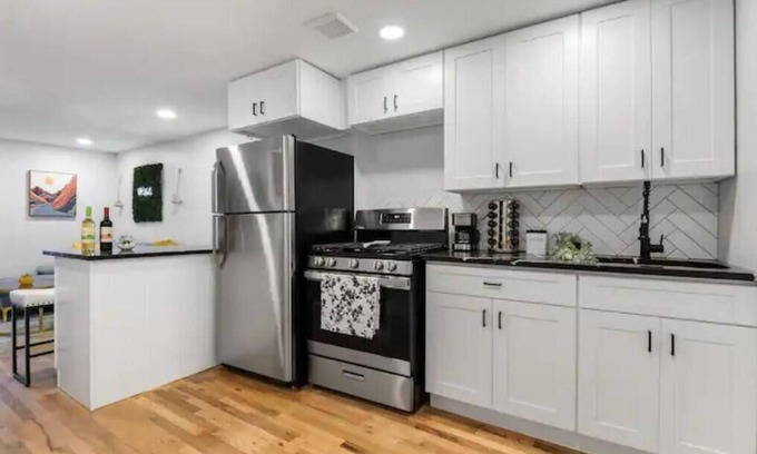 Ocean Hill Apartamento | BK Boho- Private backyard, event-friendly