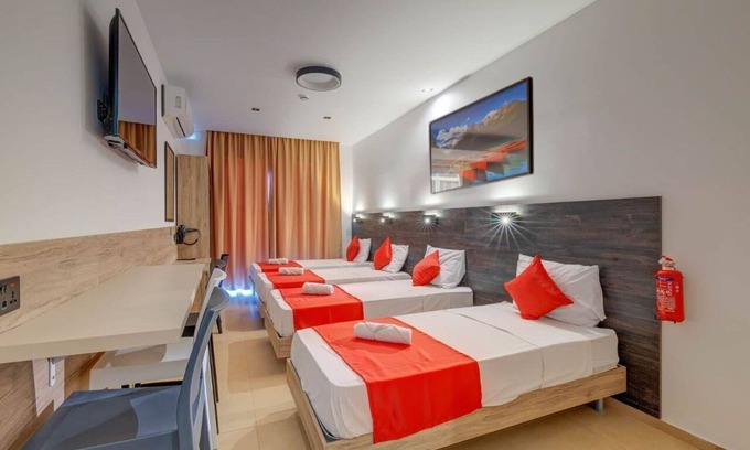 Swieqi Apartamento | Black 9: Studio Apartment in St. Julian's