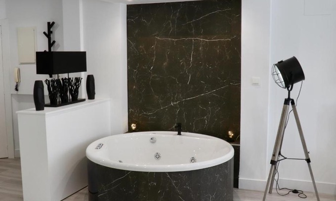 Noja Apartamento | Black and White Suitte "Plaza"