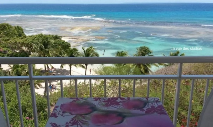 Anse des Rochers Apartamento | Black Bamboo Devant la Plage