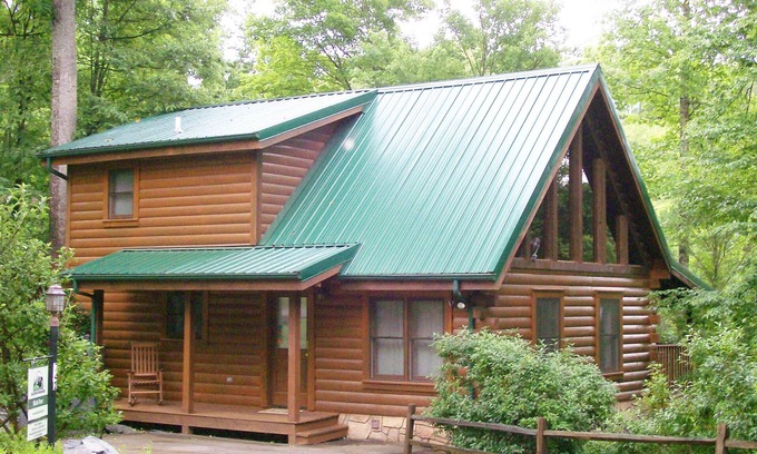 Black Bear Falls Cabina | Black Bear Cabin en Gatlinburg-Vacaciones familiares / Escapada romántica! Propietario operado